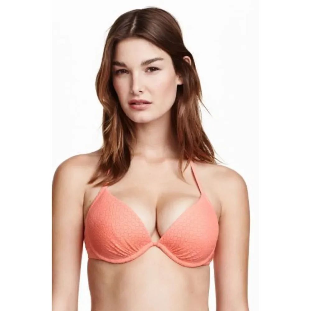 ✨H&M Apricot Crochet Bikini top✨